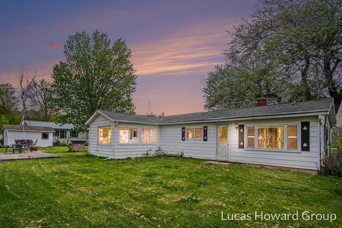 10041 Neil Drive, Six Lakes, MI 48886 - #1