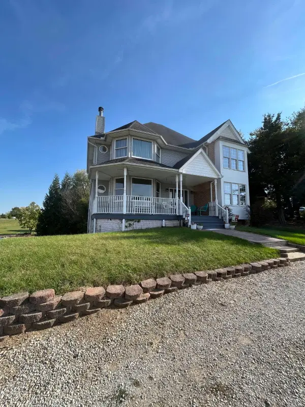 10149 Emerald Drive, Brooklyn, MI 49230