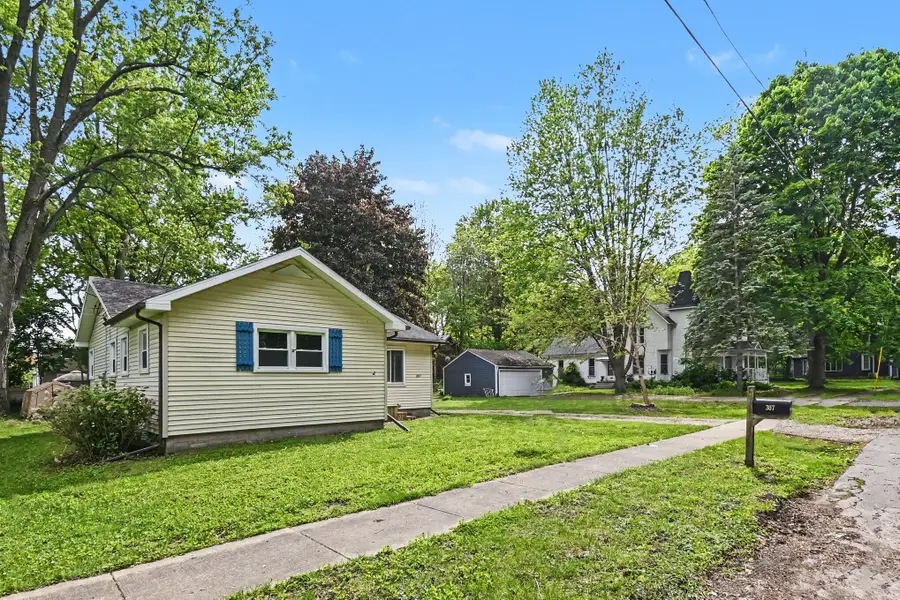 307 Mechanic Street, Stockbridge, MI 49285 - #2