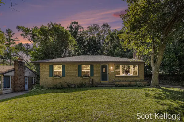 1426 Lewison Avenue Ne, Grand Rapids, MI 49505
