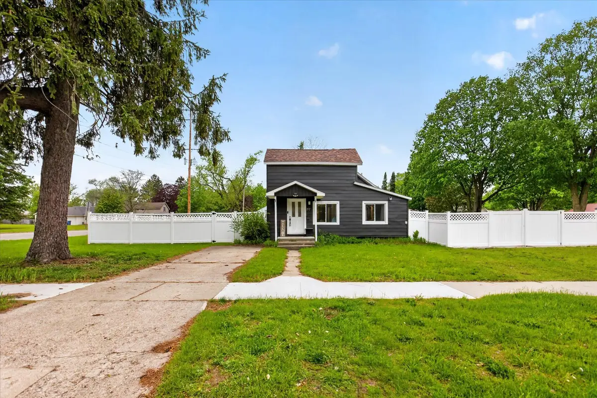 252 W Stimson Avenue, Reed City, MI 49677 - #1