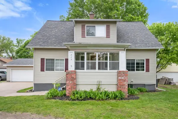 715 3 Mile Road Ne, Grand Rapids, MI 49505