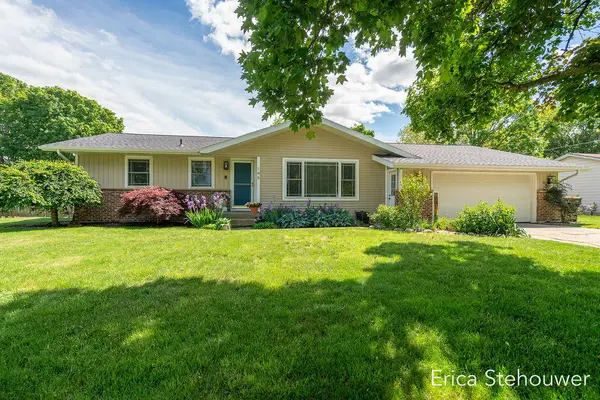 146 Sunnyview Drive Sw, Grandville, MI 49418