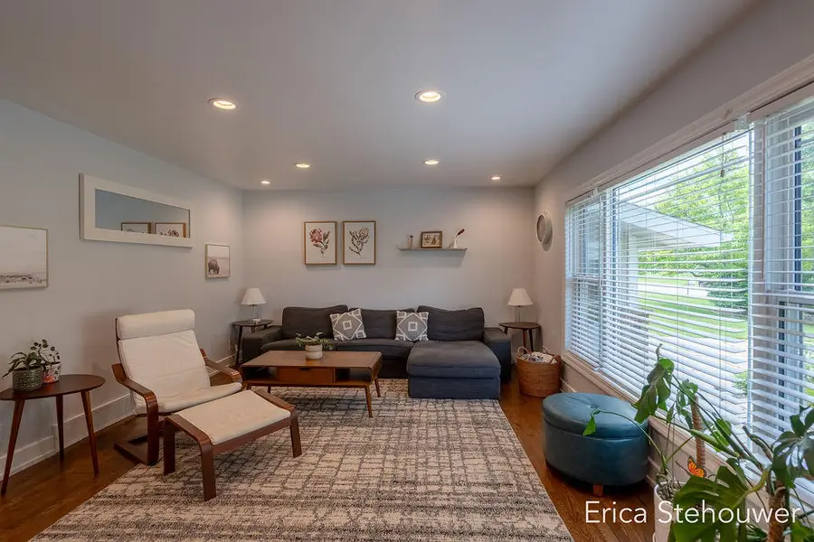 146 Sunnyview Drive Sw, Grandville, MI 49418 - #2