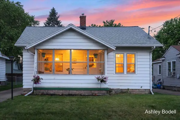 2129 Emerald Avenue Ne, Grand Rapids, MI 49505