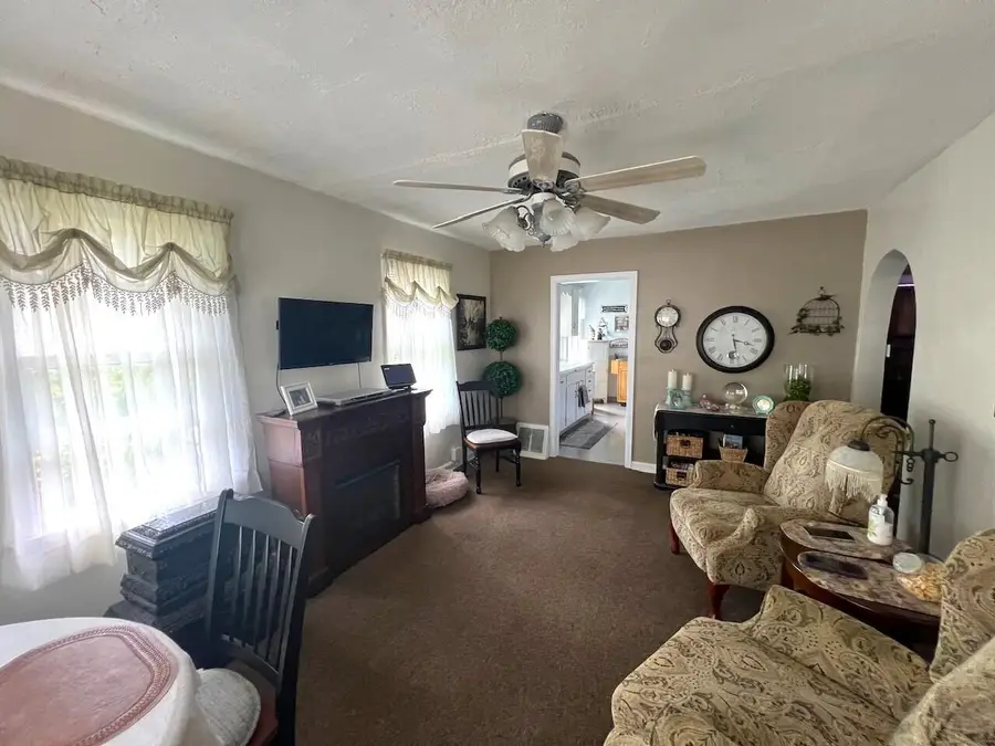 112 Arden Park Avenue, Sturgis, MI 49091 - #2