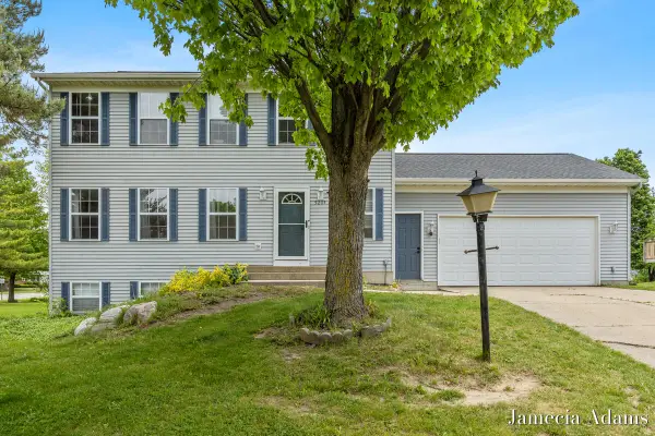 5204 Discovery Drive Se, Grand Rapids, MI 49508