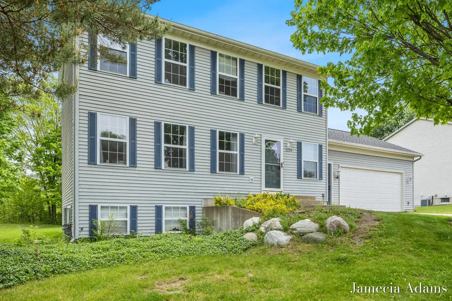 5204 Discovery Drive Se, Grand Rapids, MI 49508 - #3