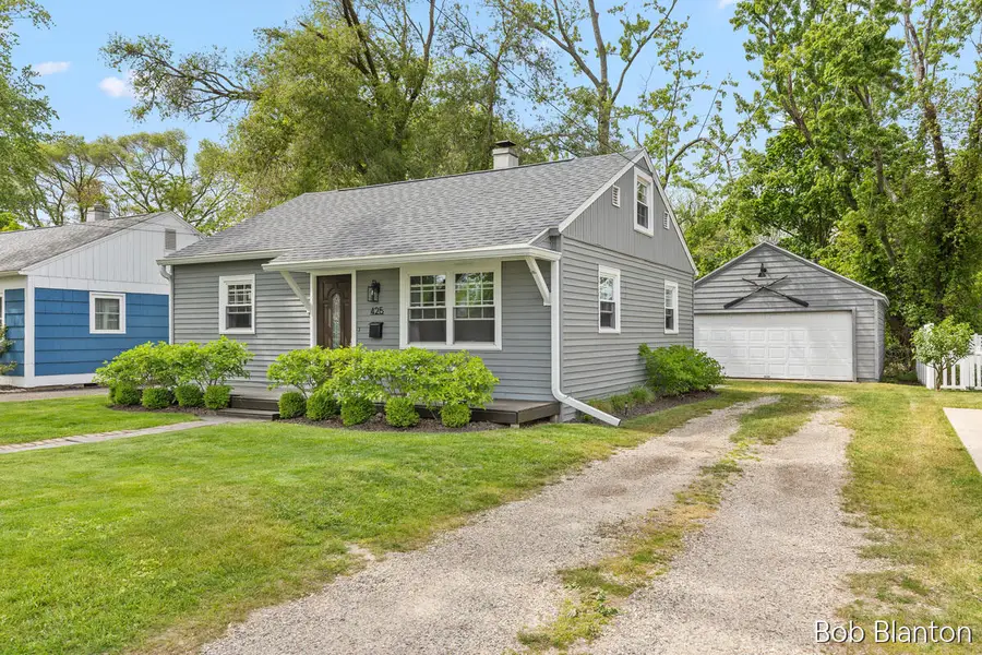 425 South Haven Street, South Haven, MI 49090 - #3