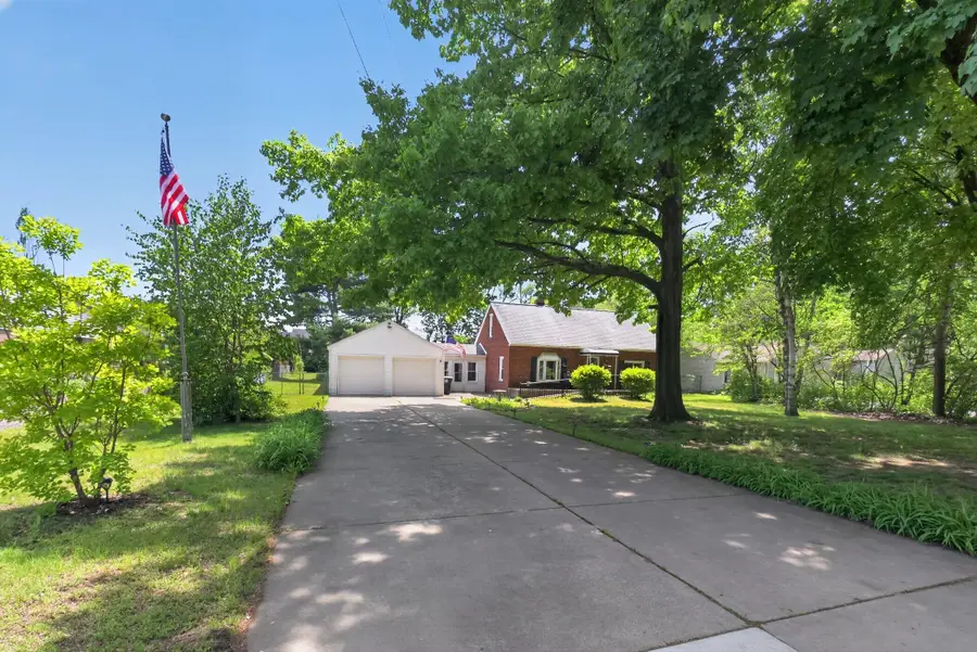 37951 Grantland Street, Livonia, MI 48150 - #2
