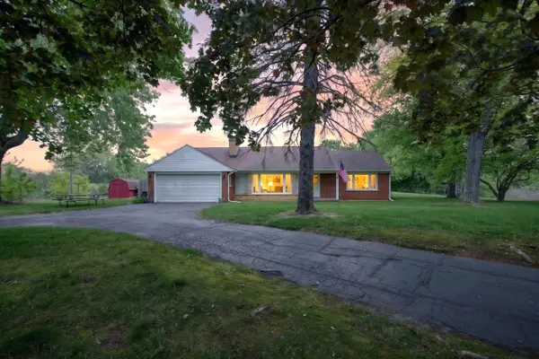 10260 Mack Island Road, Grass Lake, MI 49240