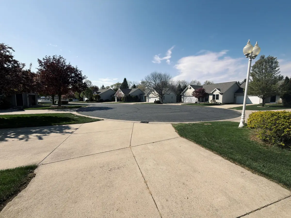 1440 Woodlawn Cmns #10, Grand Haven, MI 49417 - #1