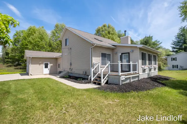 11014 E Royal Road, Stanwood, MI 49346