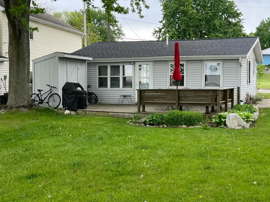 816 Lakeview Drive, Fremont, MI 49412 - #3