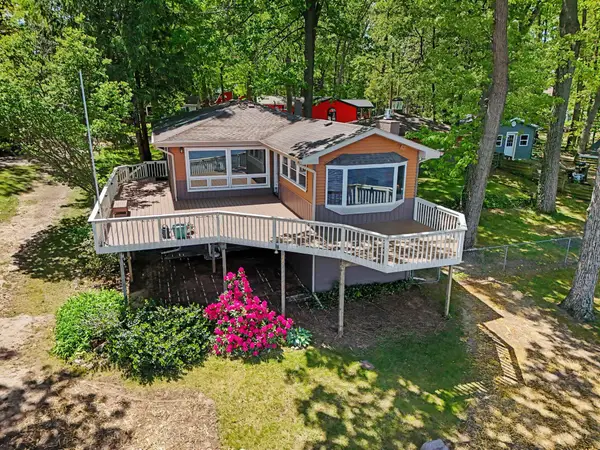 58774 Lakeshore Drive, Colon, MI 49040