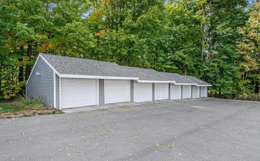3360 Pine Meadow Drive Se #102, Grand Rapids, MI 49512 - #3