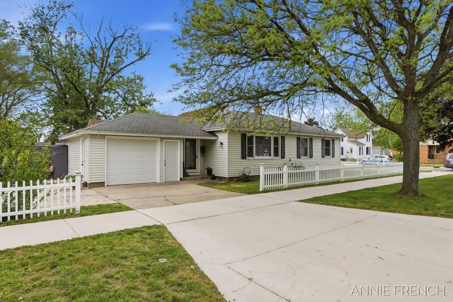 510 Van Raalte Avenue, Holland, MI 49423 - #2