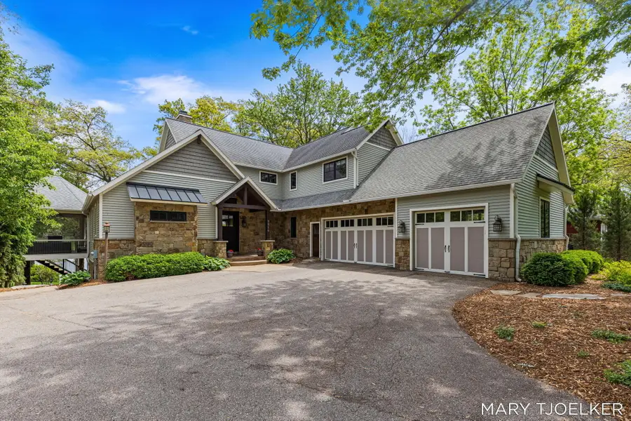 3516 Goodwood Drive Se, Grand Rapids, MI 49546 - #2