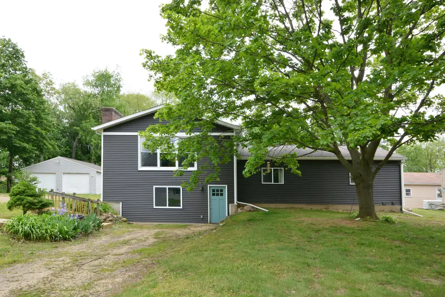 12511 S 18th Street, Vicksburg, MI 49097 - #2