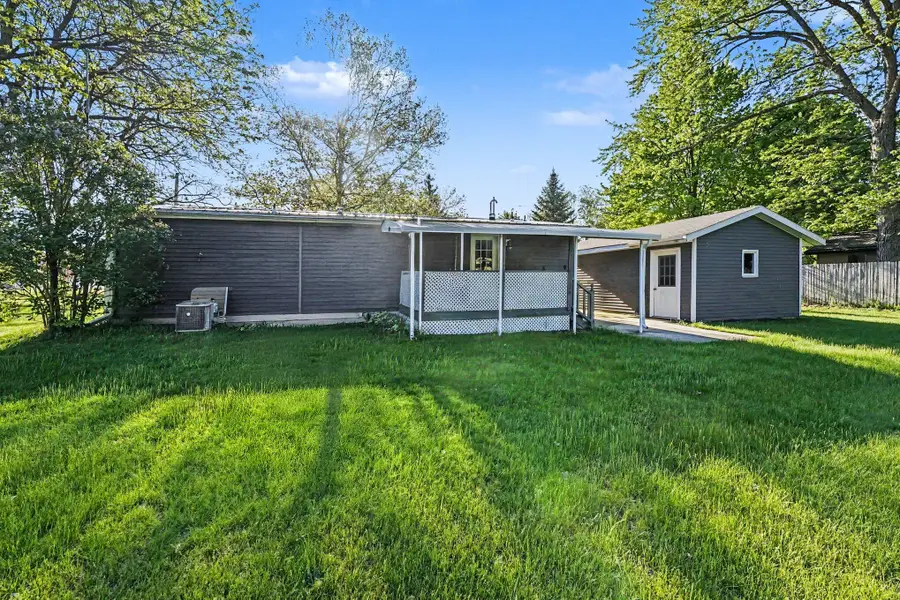 611 Connie Avenue, Fremont, MI 49412 - #2