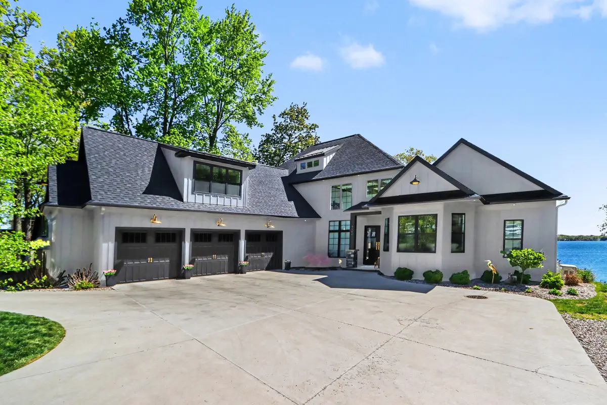 4630 E Gull Lake Drive #A, Hickory Corners, MI 49060 - #1