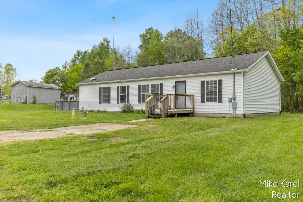 13309 Wabasis Avenue Ne, Cedar Springs, MI 49319