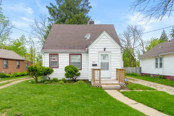 915 Sheridan Drive, Kalamazoo, MI 49001