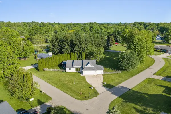 22401 Happy Drive, Cassopolis, MI 49031