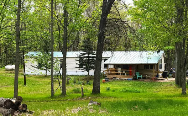 8033 Rolling Drive, Lake, MI 48632