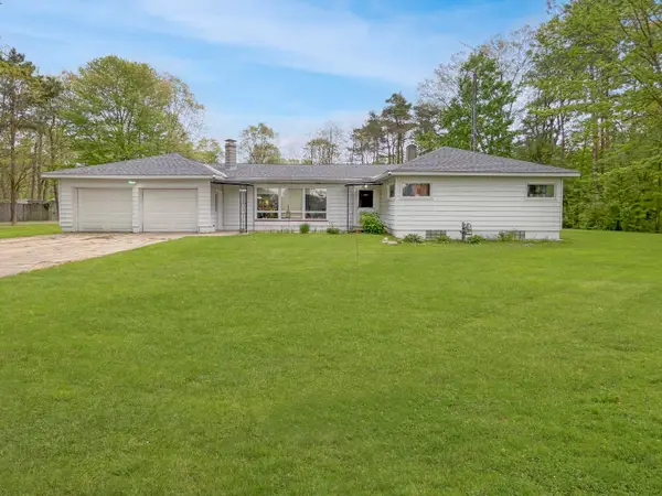 8810 Cedar Creek Drive, Holton, MI 49425