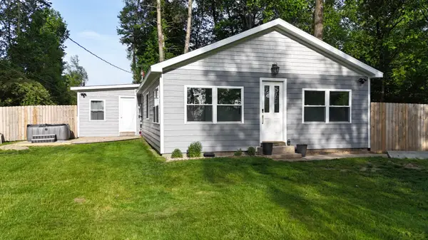 17259 Paradise Lake Road, Vandalia, MI 49095