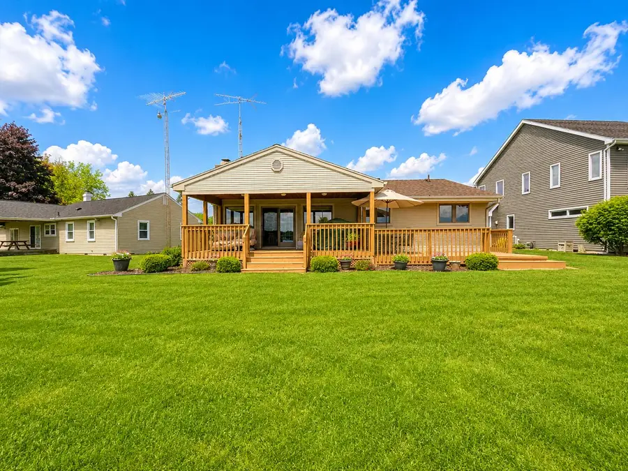 173 S Grand Pointe Drive, Brooklyn, MI 49230 - #2