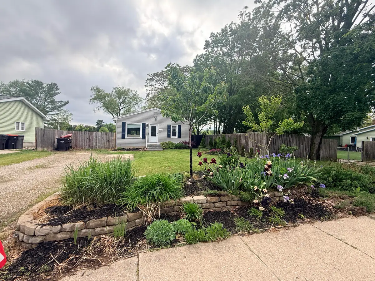 3233 Wayburn Avenue Sw, Grandville, MI 49418 - #1