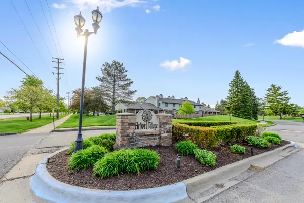 1951 Arbor Way N, Canton, MI 48188