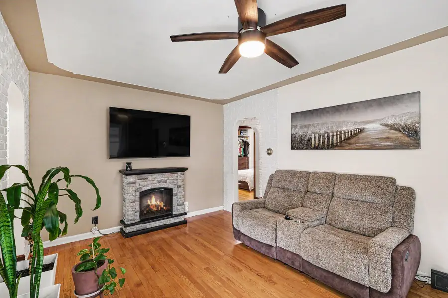 3438 Byron Center Avenue Sw, Wyoming, MI 49519 - #3