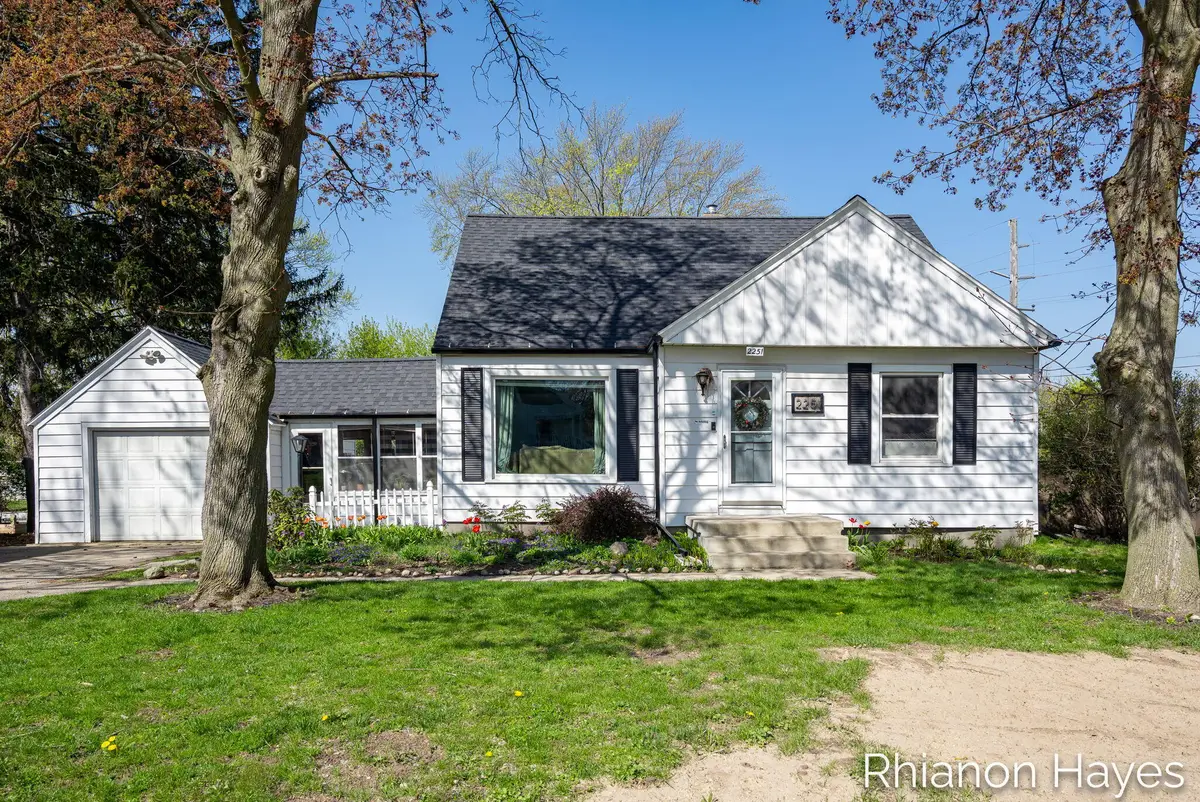 2251 Meurs Court Sw, Wyoming, MI 49519 - #1