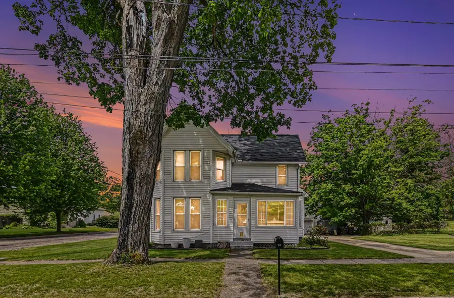 212 Washington Street, Leslie, MI 49251 - #2