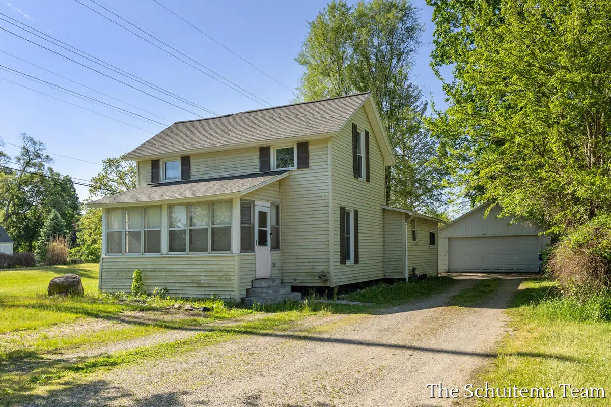 425 W Cherry Street, Wayland, MI 49348 - #1