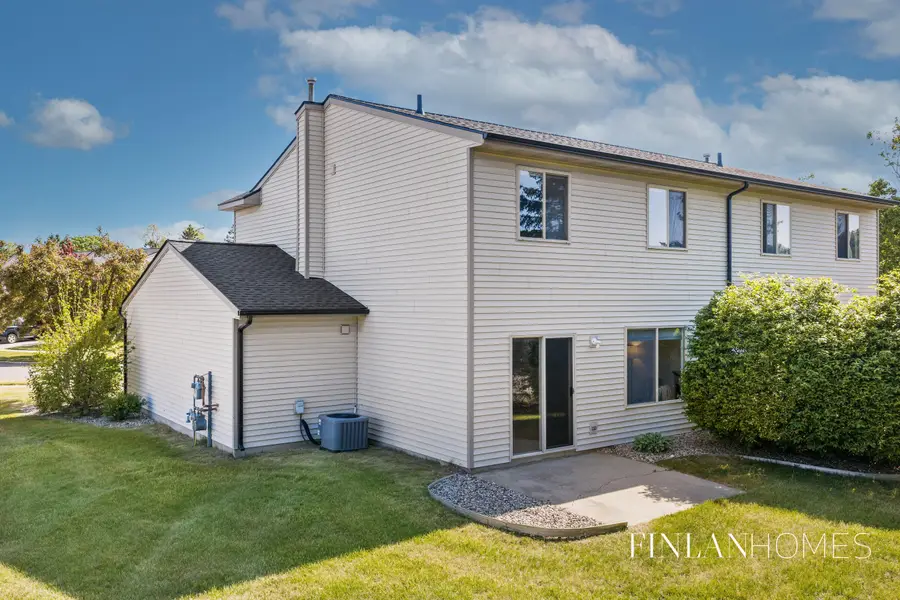 520 Lawrence Avenue, Wayland, MI 49348 - #2