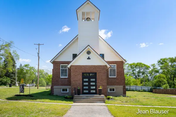 10 1st Street, Stanwood, MI 49346