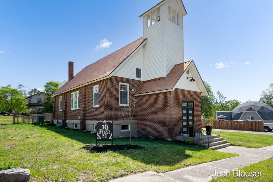 10 1st Street, Stanwood, MI 49346 - #2