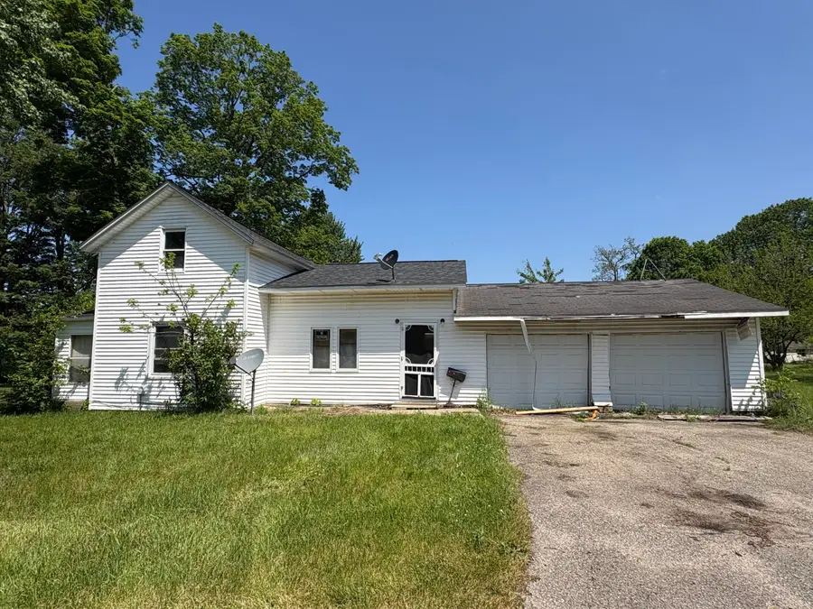 213 Clinton Street, Dowagiac, MI 49047 - #3