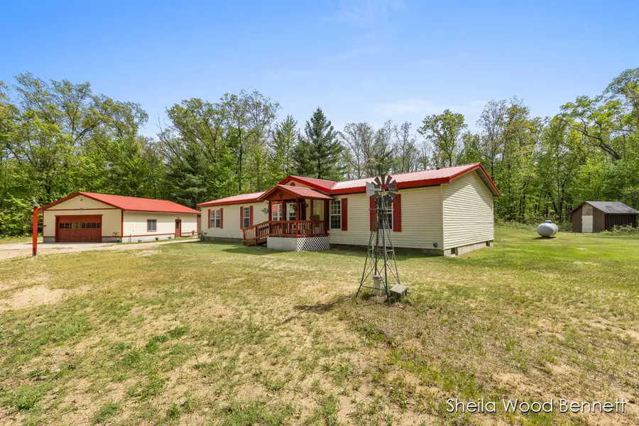 7838 E 80th Street, Howard City, MI 49329 - #2