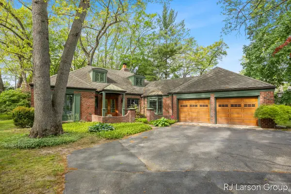 2033 Coronado Drive Se, Grand Rapids, MI 49506
