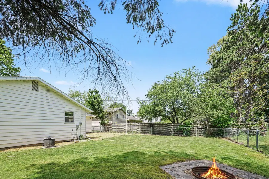 402 Charles Street, Paw Paw, MI 49079 - #3