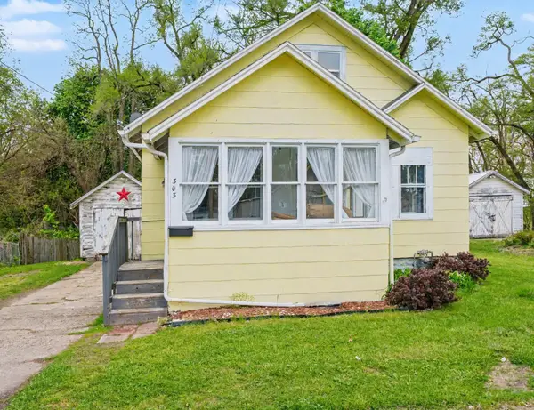 303 N Lowe Street, Dowagiac, MI 49047
