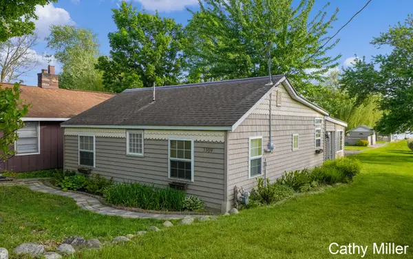 3309 Dumont Lake Drive, Allegan, MI 49010