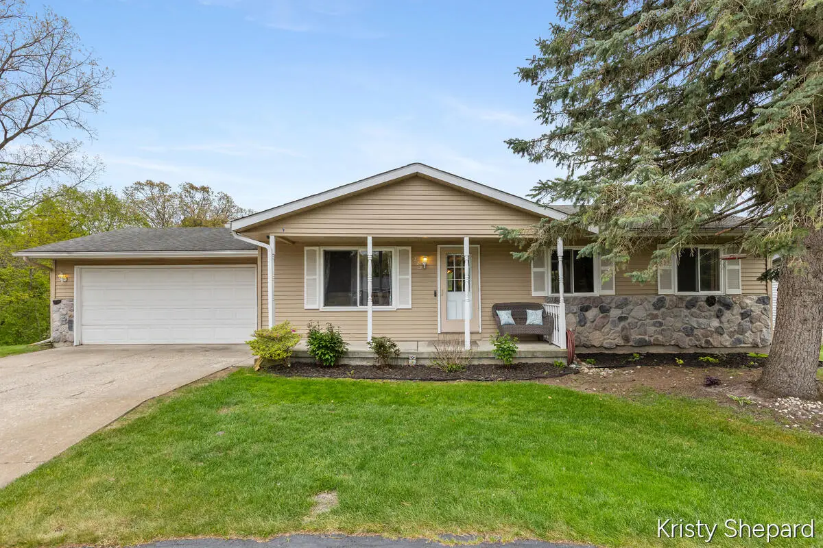 222 York View Place Nw, Comstock Park, MI 49321 - #1