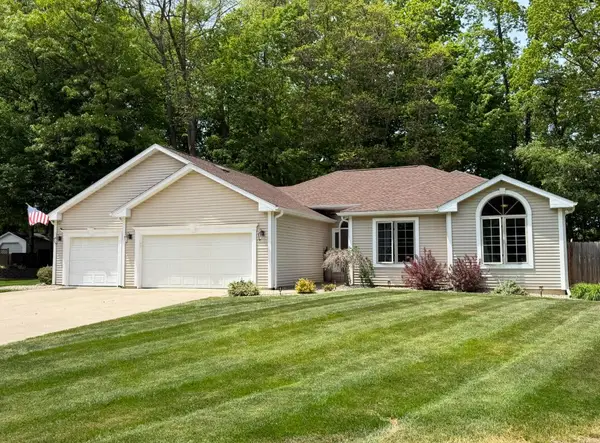 55800 Cedar Lane, Paw Paw, MI 49079