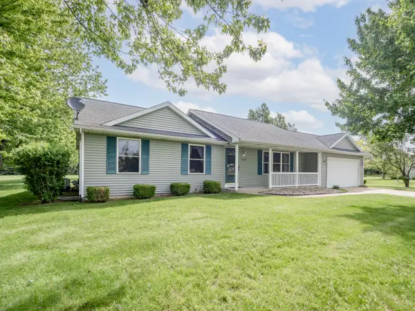 54163 Ridgeview Circle, Paw Paw, MI 49079
